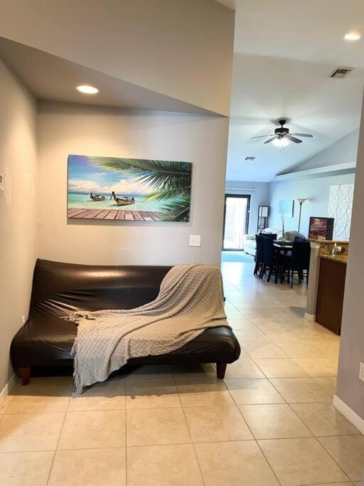 Debbie'S 3-Bedroom Apartment In A Duplex Κέιπ Κόραλ Εξωτερικό φωτογραφία