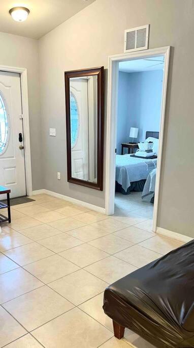 Debbie'S 3-Bedroom Apartment In A Duplex Κέιπ Κόραλ Εξωτερικό φωτογραφία